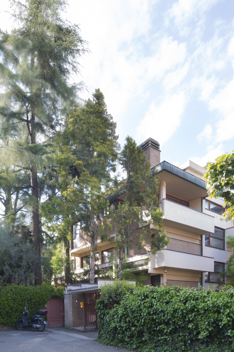 Esterno della Casa Museo Renzo Savini immerso nel verde